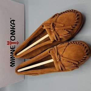 NIB Minnetonka Kilty Hard Sole 7.5 Moccasins